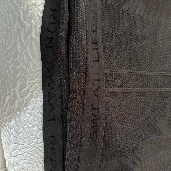 Lululemon shirt - Picture 2 of 4